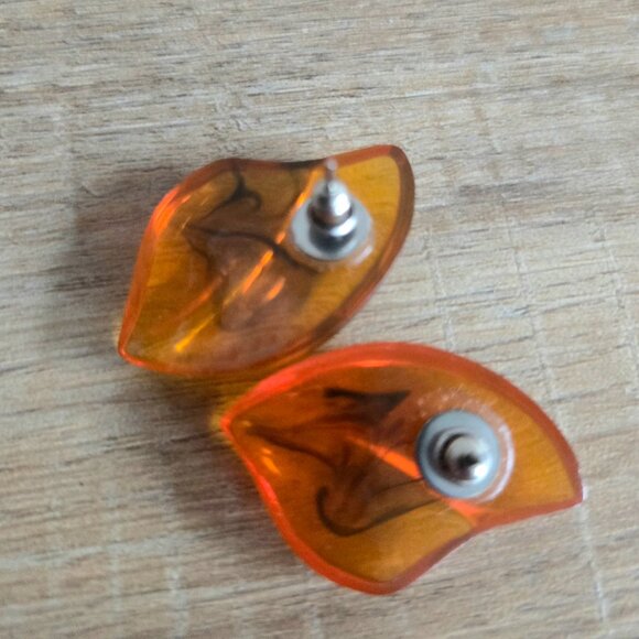 Vintage Lucite Amber looking earrings. - Picture 4 of 6